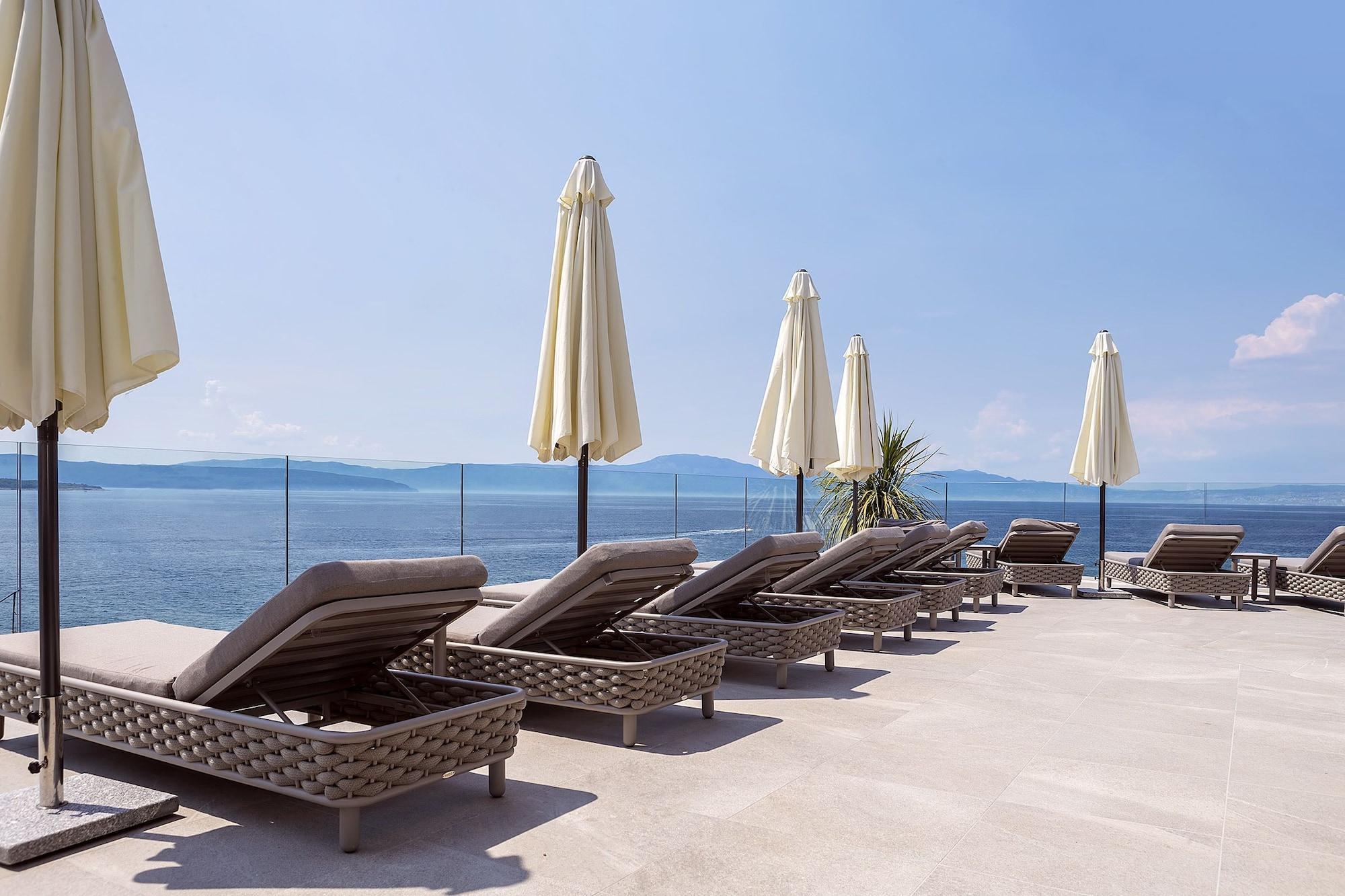Luxury Hotel Riva Малинська Екстер'єр фото View of the Adriatic Sea from the hotel