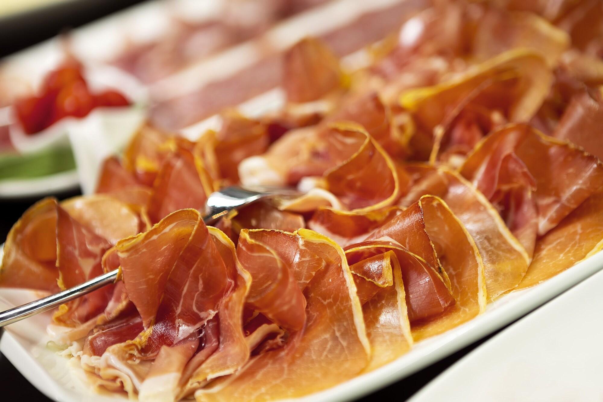 Luxury Hotel Riva Малинська Екстер'єр фото Jamón de Guijuelo